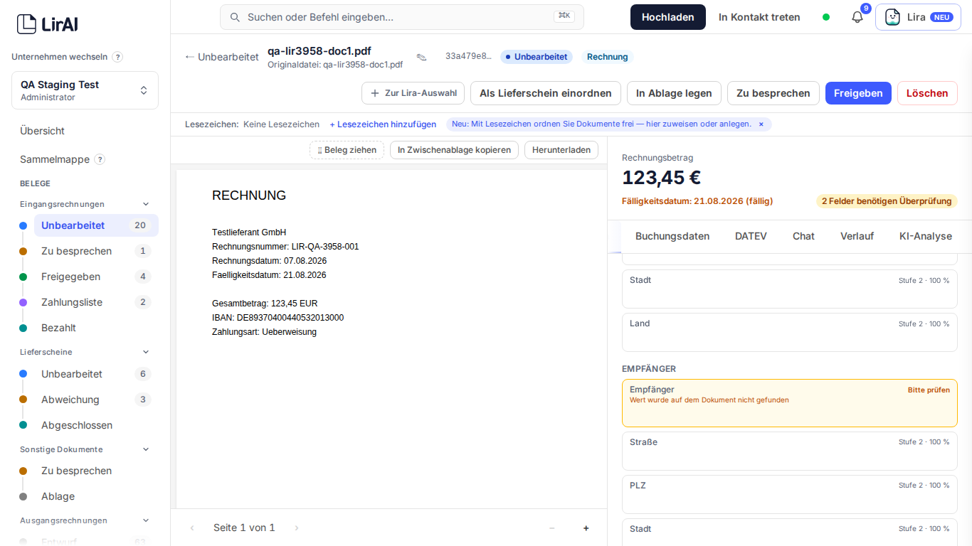 Prüfansicht einer Eingangsrechnung mit Originalbeleg, markierten prüfbedürftigen Angaben und Freigeben-Schaltfläche.